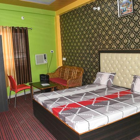 Hotel Mountain View And Rooftop Restaurant Pithorāgarh Extérieur photo