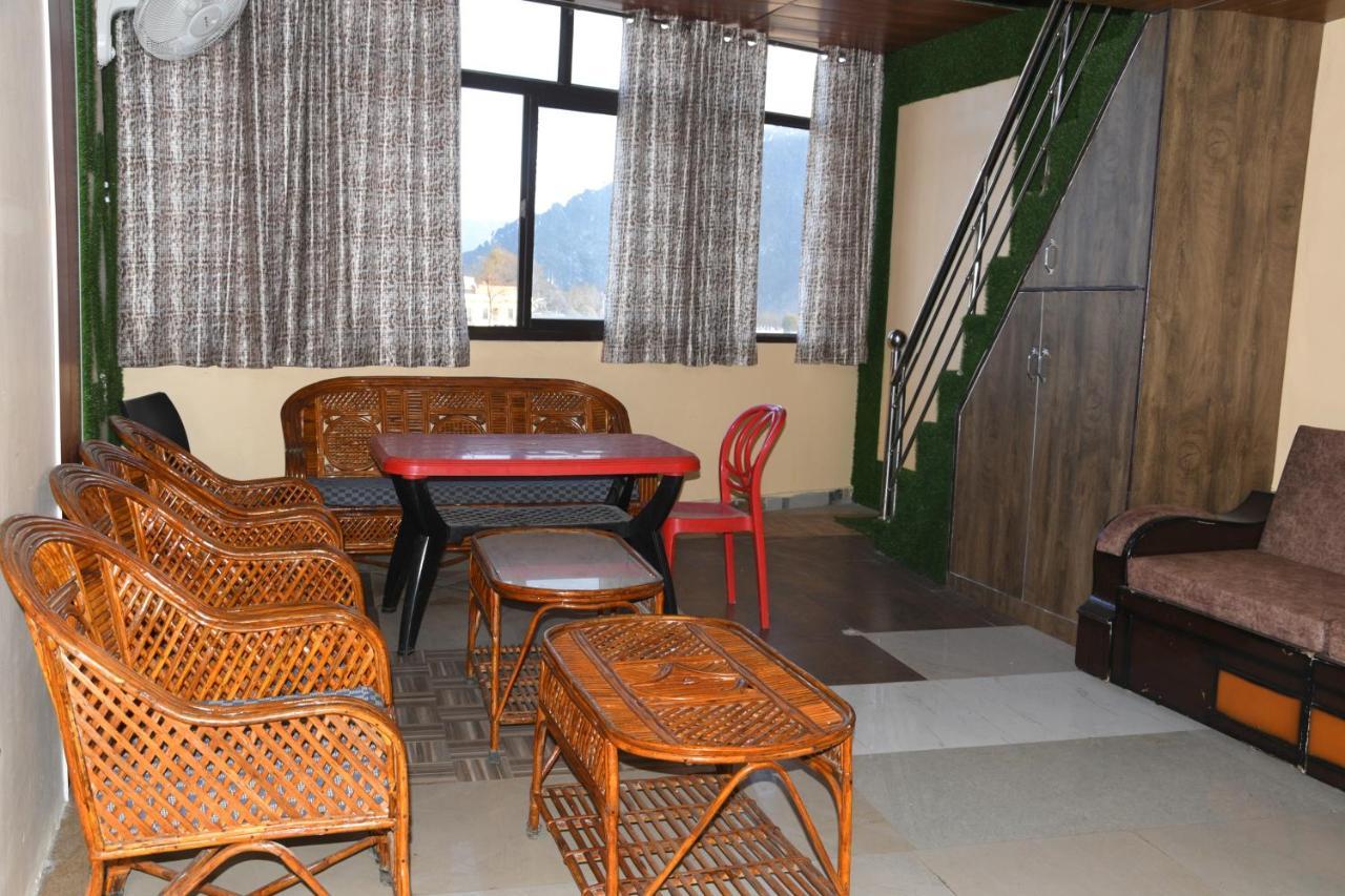 Hotel Mountain View And Rooftop Restaurant Pithorāgarh Extérieur photo