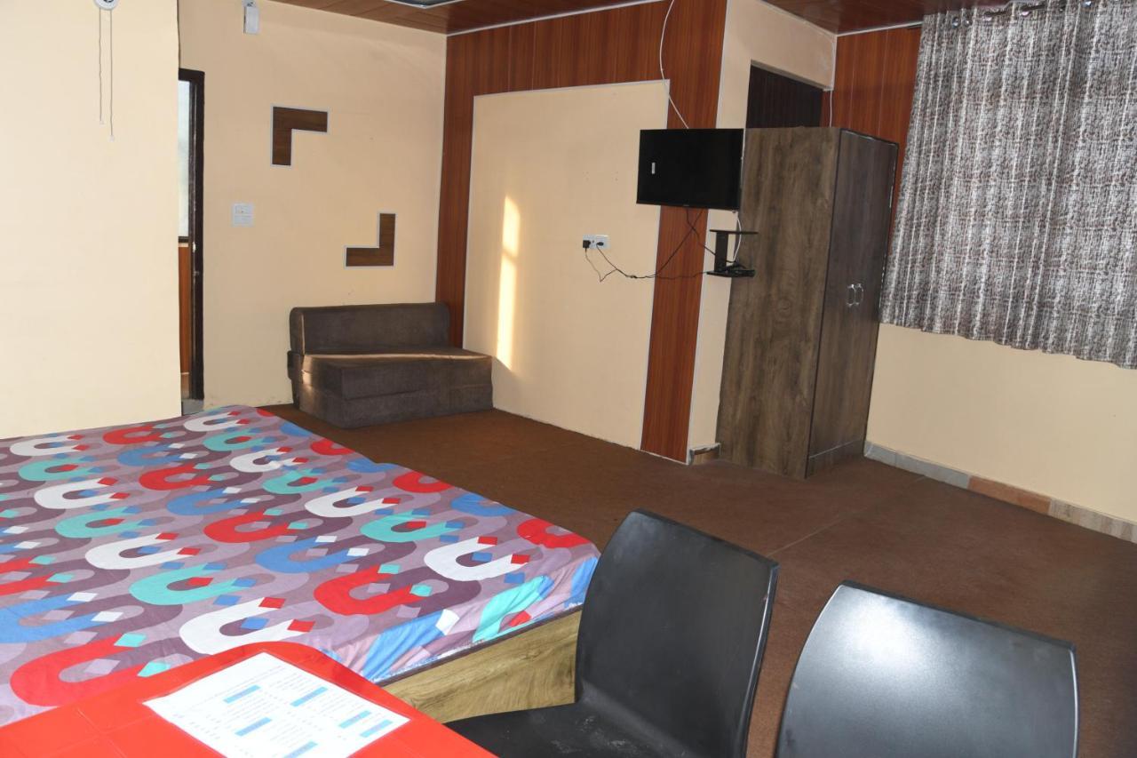 Hotel Mountain View And Rooftop Restaurant Pithorāgarh Extérieur photo