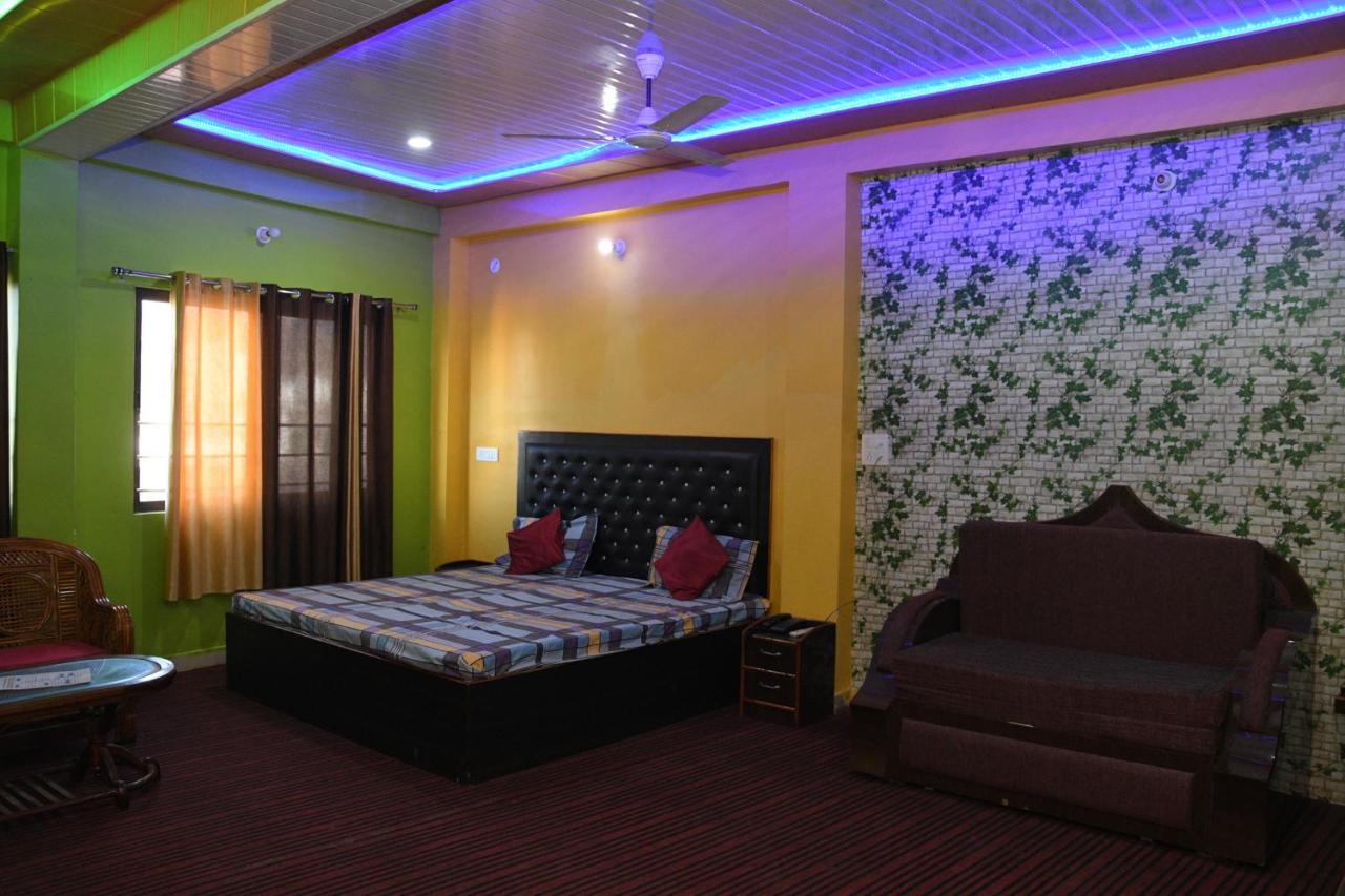 Hotel Mountain View And Rooftop Restaurant Pithorāgarh Extérieur photo