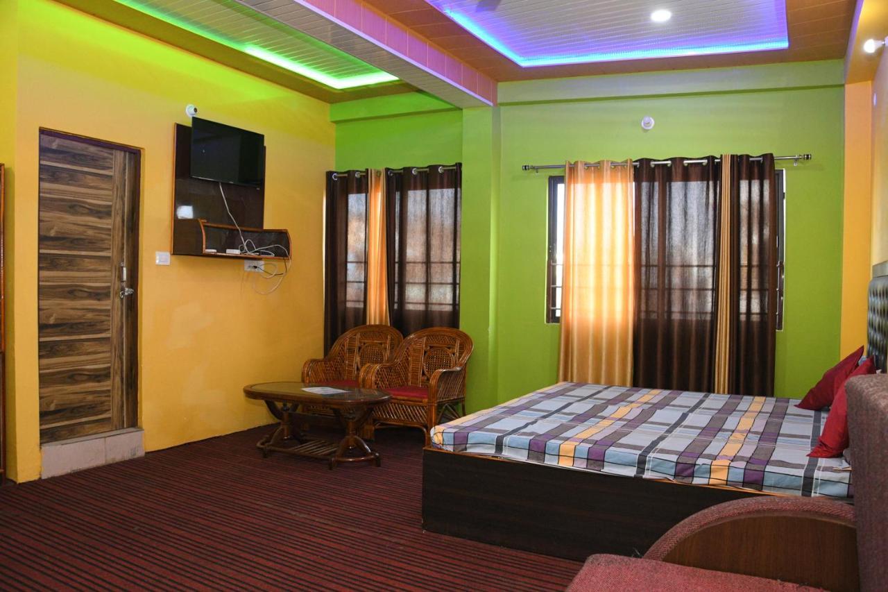 Hotel Mountain View And Rooftop Restaurant Pithorāgarh Extérieur photo